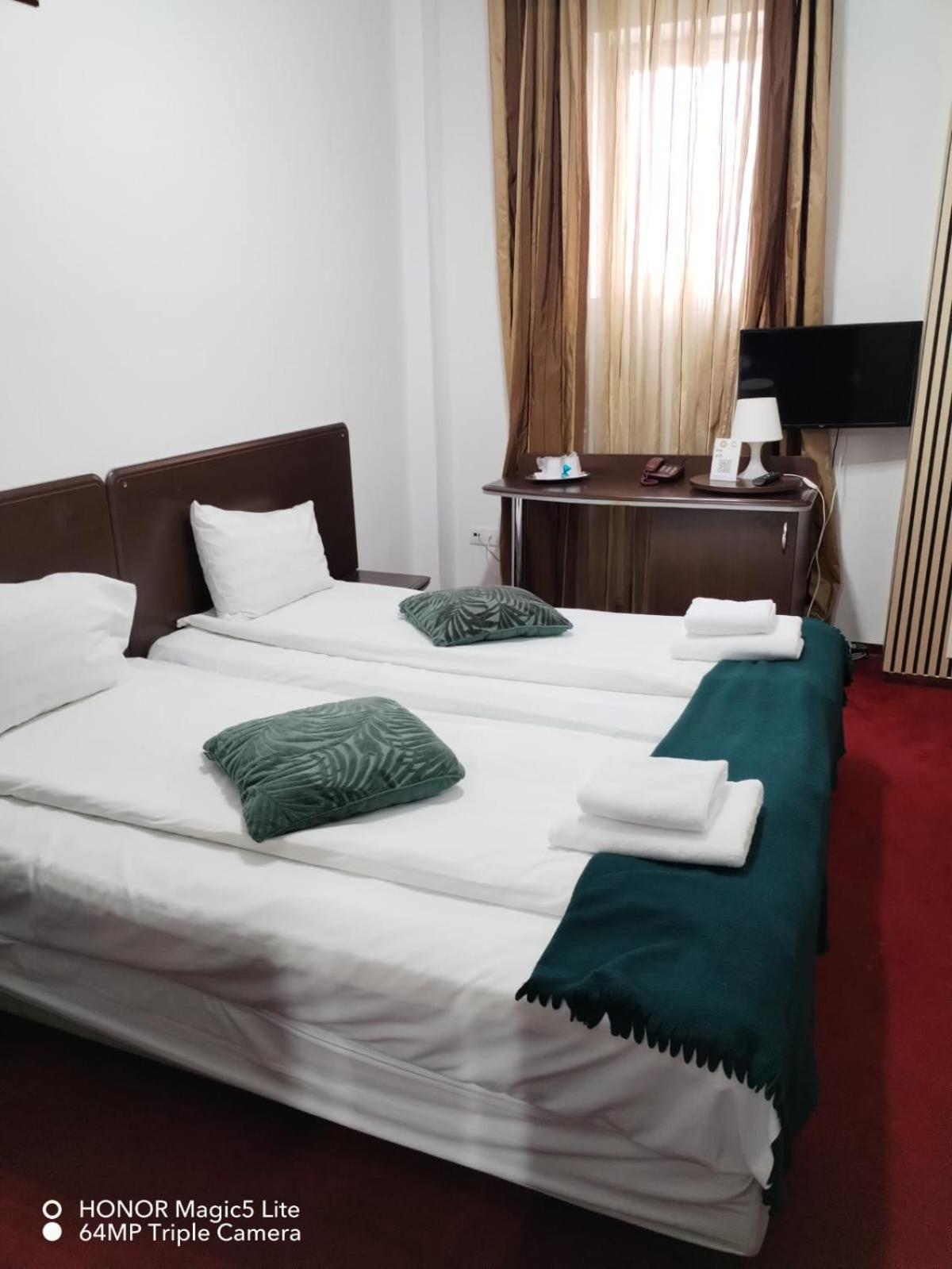 Pension Happy Day - Motorcycle Friendly Sibiu Exterior photo